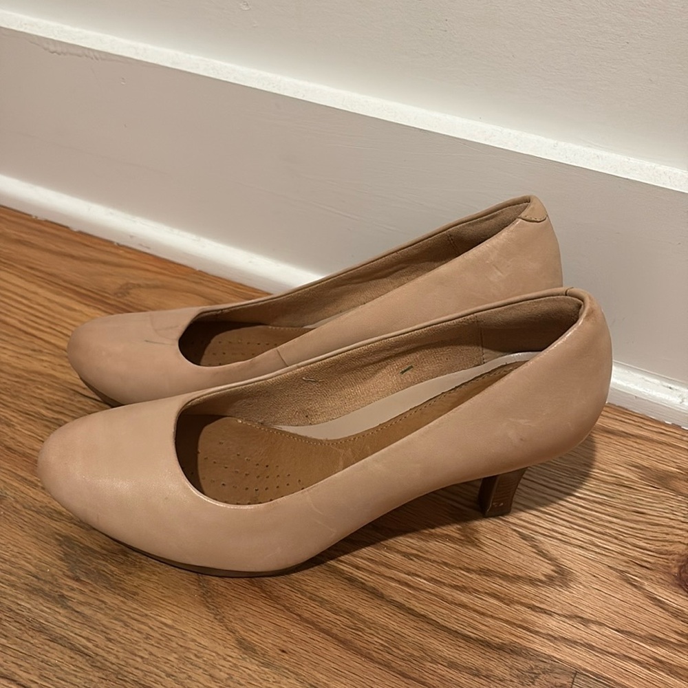 Clark’s tan heels